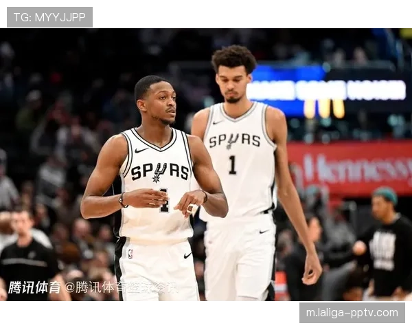 福克斯15+10两双 马刺后场发动机激活全队 福克斯15+10两双 马刺后场发动机激活全队